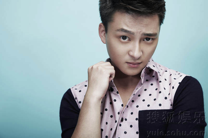 邱爽最新写真曝光 鬼马表情尽显青春活力