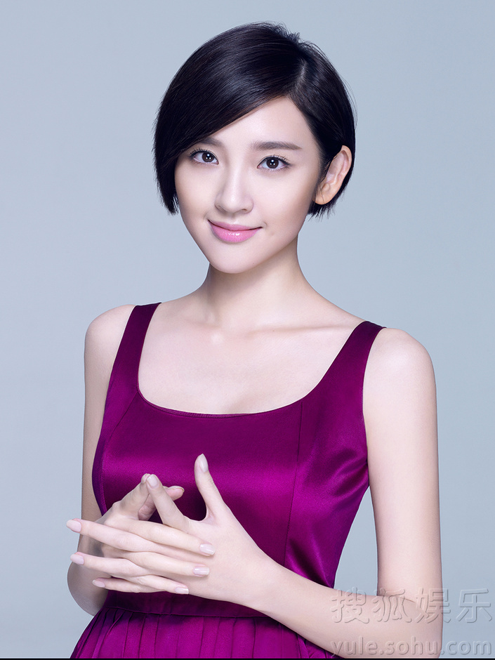 唐艺昕裸妆写真纯净无雕饰 简约紫裙清秀典雅