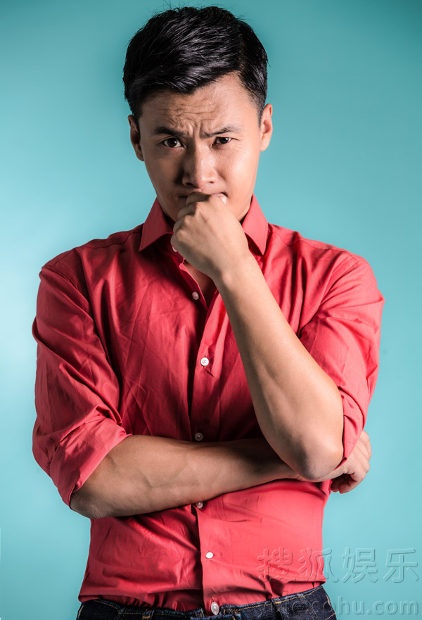 于滨发布最新时尚写真 顽皮不羁展熟男魅力