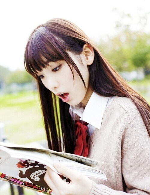 日本16岁嫩模饭丰万理江走红 酷似新垣结衣