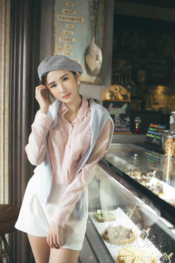 高珑珂全新写真大片曝光 时尚甜美展文艺风