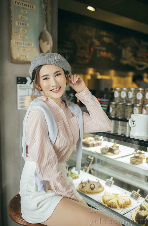 高珑珂全新写真大片曝光 时尚甜美展文艺风