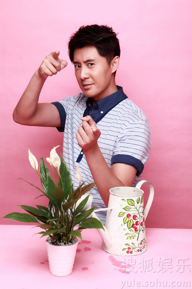 张天其曝光最新居家写真 尽显邻家暖男气质