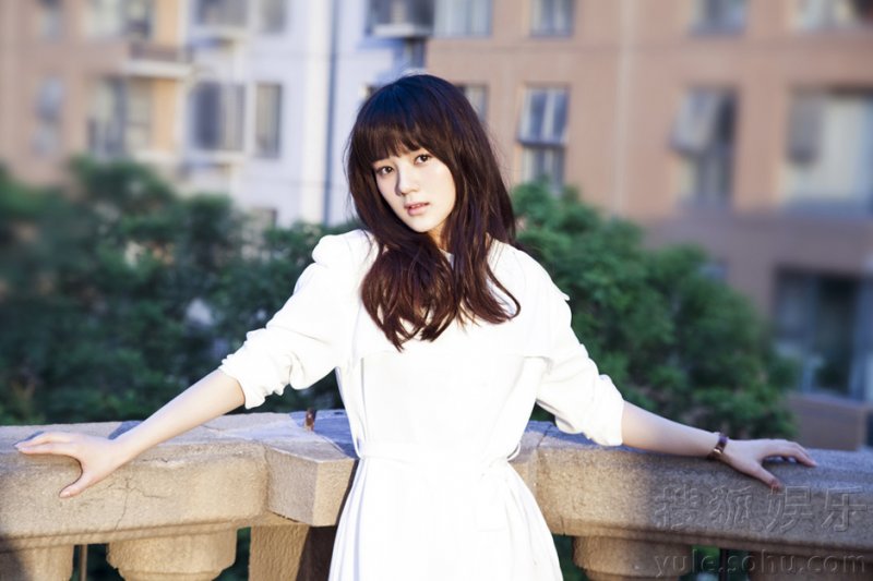 刘真君曝光风格唯美写真 网友呼：“桌面女神”