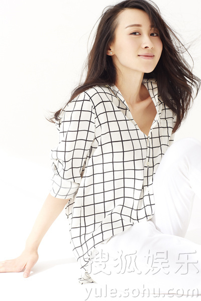 练束梅性感写真曝光 魅力微笑优雅甜美十分迷人