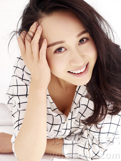 练束梅性感写真曝光 魅力微笑优雅甜美十分迷人