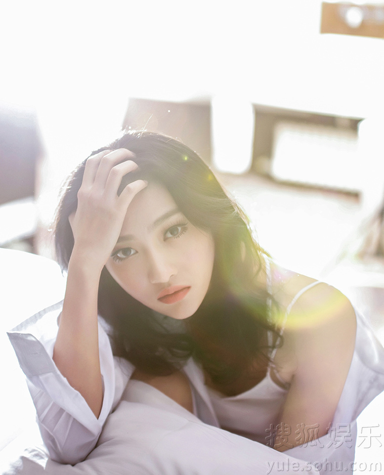 白柳汐BF风诱惑大片 性感与清新并存彰显女神范