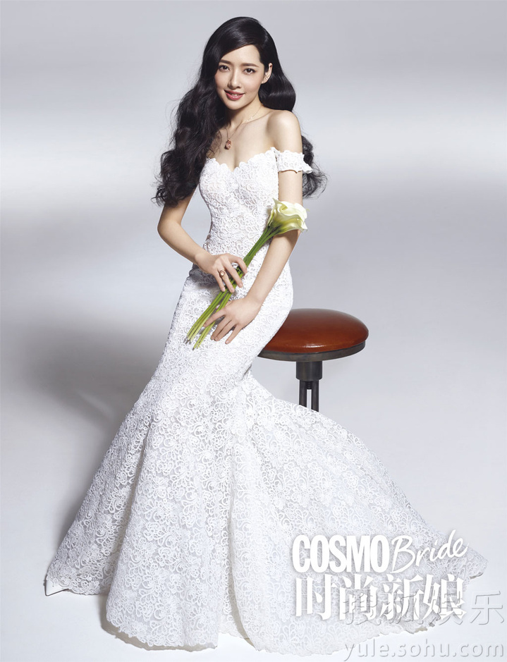郭碧婷披婚纱登封面 飘逸唯美演绎浪漫情怀