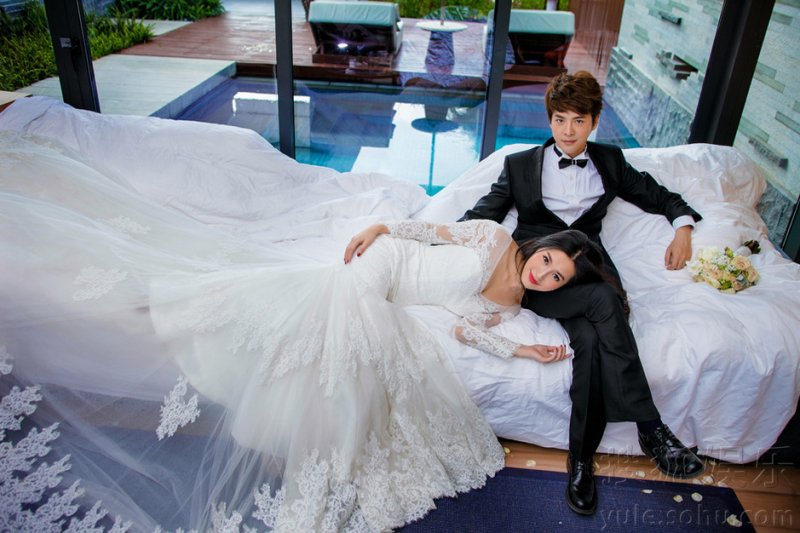 情人节预热！苏青徐海乔浪漫婚纱写真甜蜜曝光