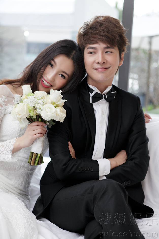 情人节预热！苏青徐海乔浪漫婚纱写真甜蜜曝光