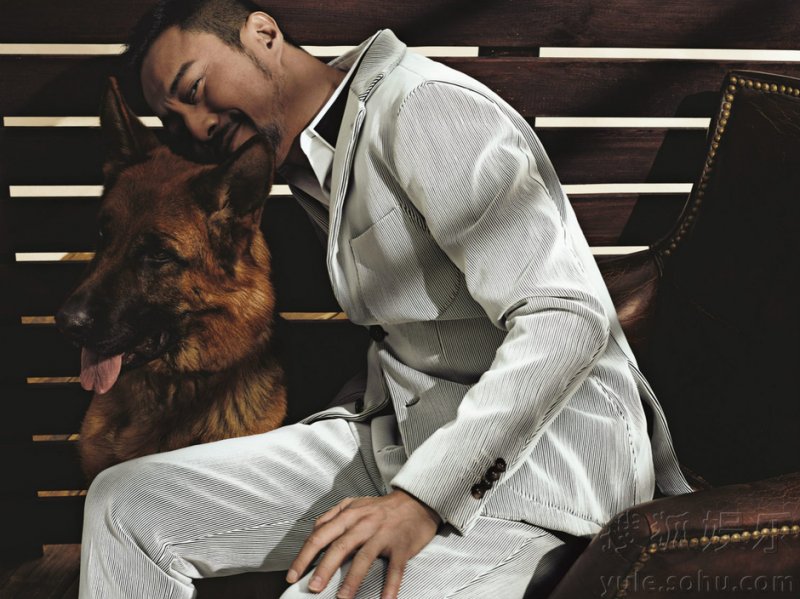 张涵予时尚先生双封 优雅“老炮儿”来袭