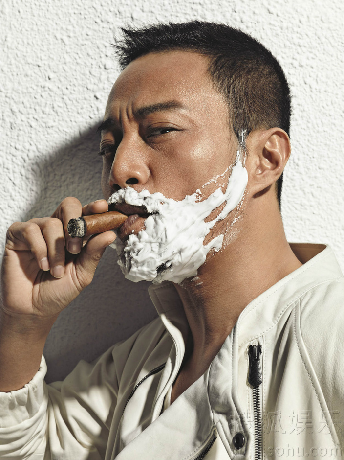 张涵予时尚先生双封 优雅“老炮儿”来袭