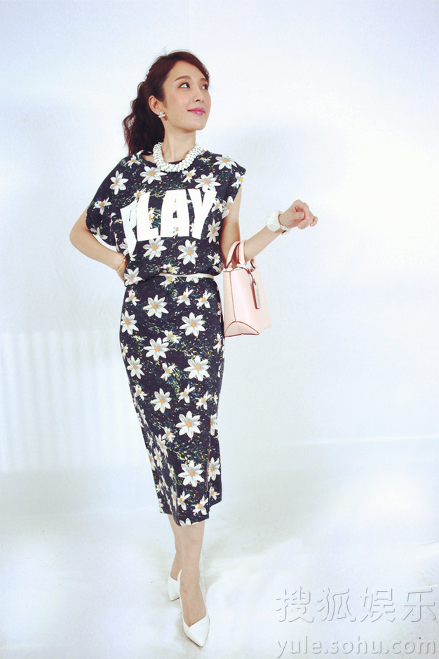 何昊阳都市范儿写真曝光 白领丽人时尚大气