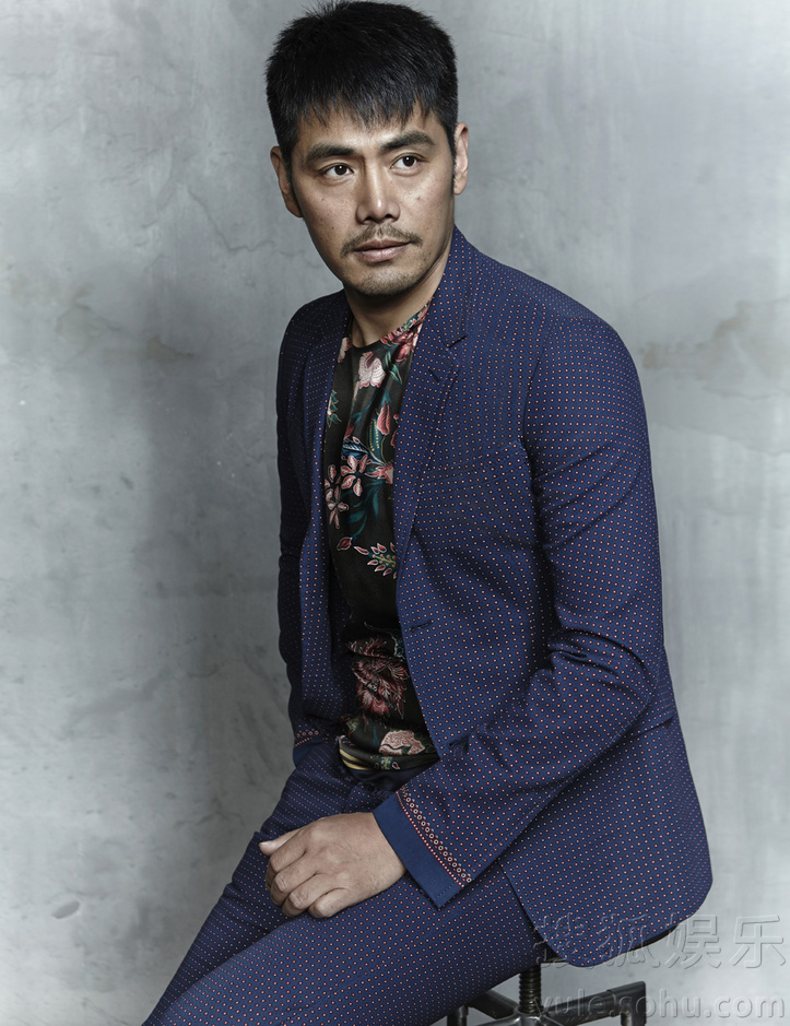 邵兵封面大片曝光 尽显成熟稳重范儿