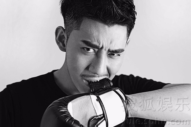 刘梓豪黑白写真大片曝光 尽显型男时尚风范