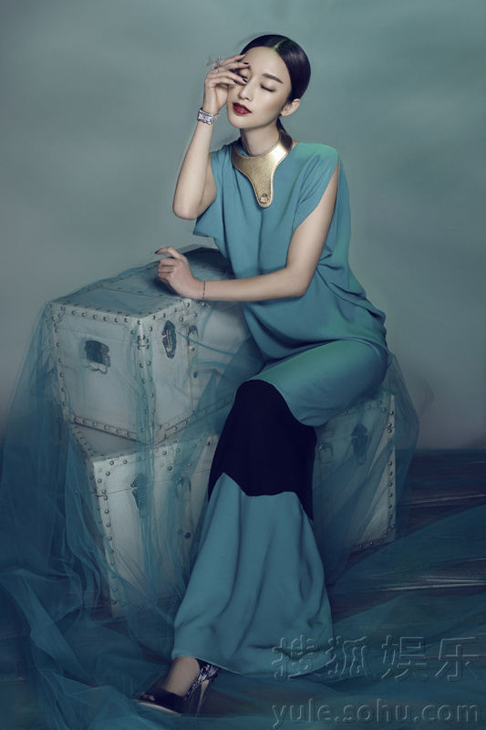 张丽最新写真大片曝光 尽显S型曲线魅惑动人