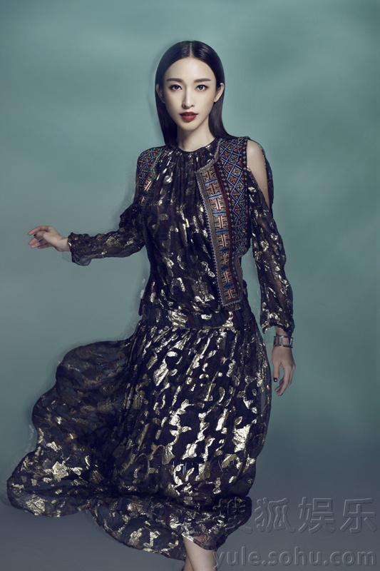 张丽最新写真大片曝光 尽显S型曲线魅惑动人