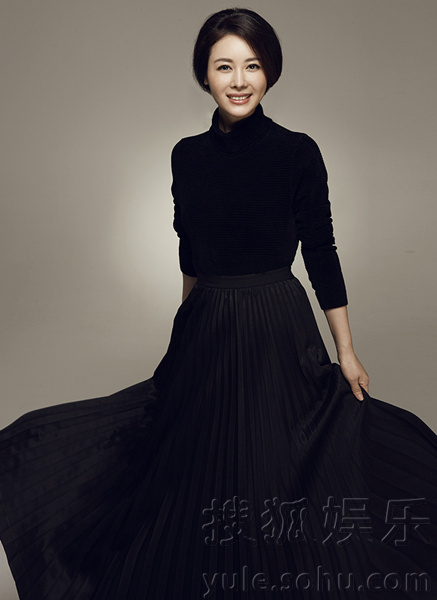 邓英最新早春写真曝光 笑容甜美堪称治愈系