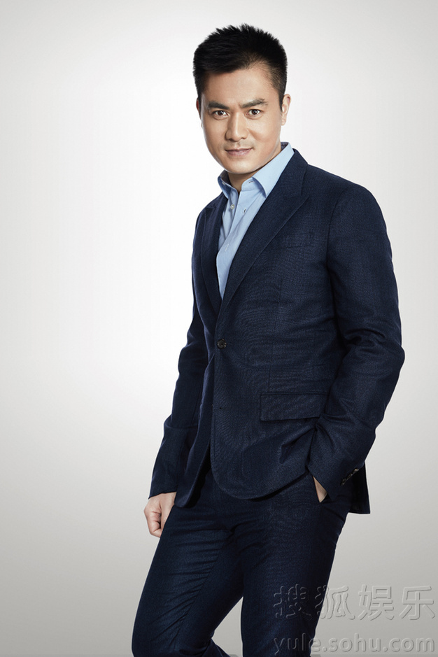 葛子铭型男写真曝光 沉稳霸气显男人本色