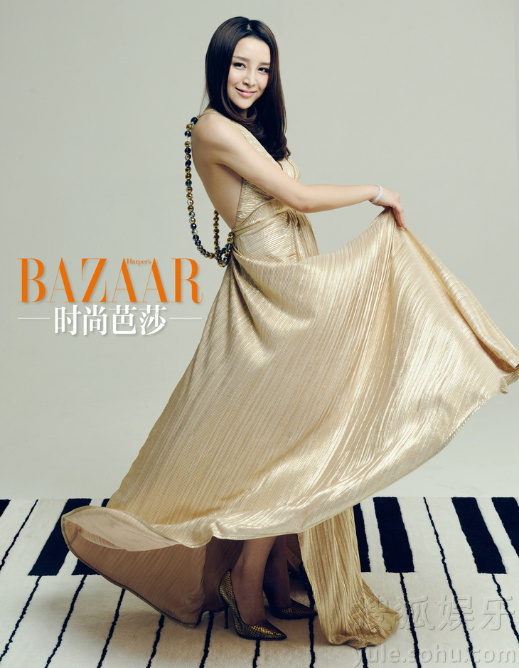 陈洁时尚杂志拍大片 尽显钢琴女神优雅魅力