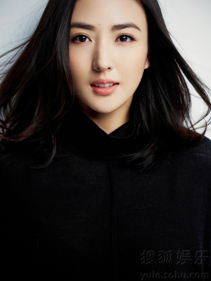 徐飒全新写真大片曝光 迷人笑容展暖女形象