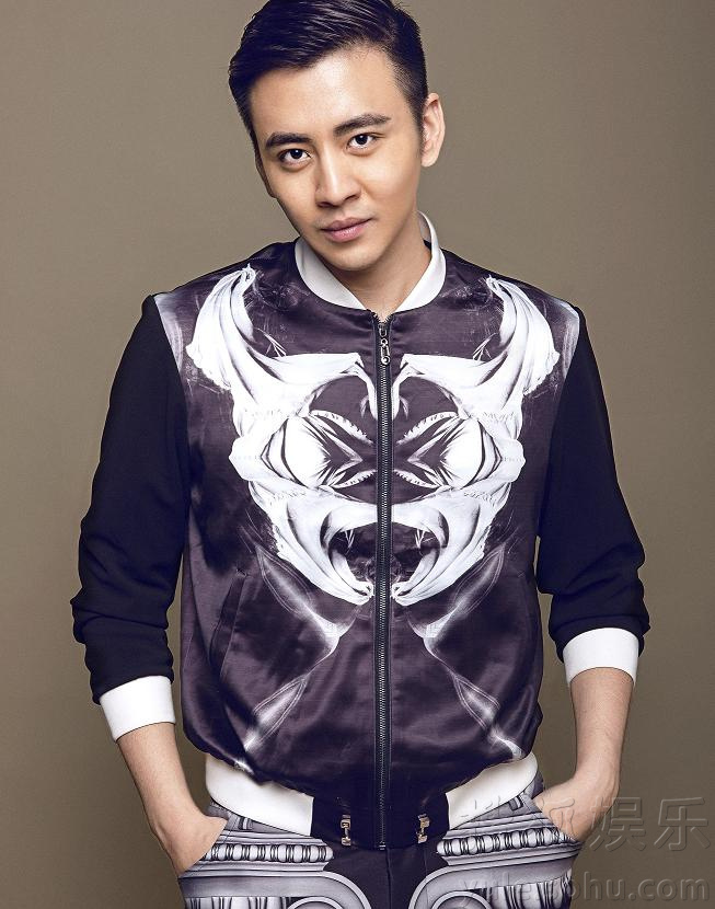 赵久毅秋日质感写真 变身笑容暖男俘获人心