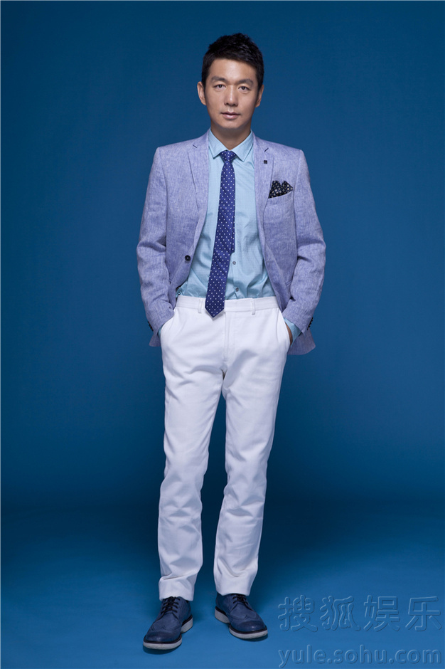 邢佳栋最新时尚写真 柔情绅士暖男造型