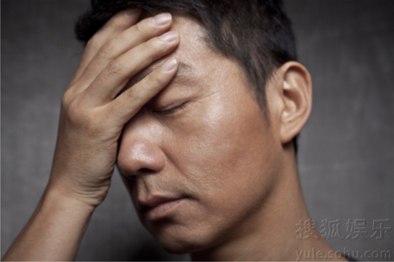 邢佳栋最新时尚写真 柔情绅士暖男造型