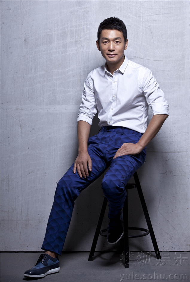 邢佳栋最新时尚写真 柔情绅士暖男造型