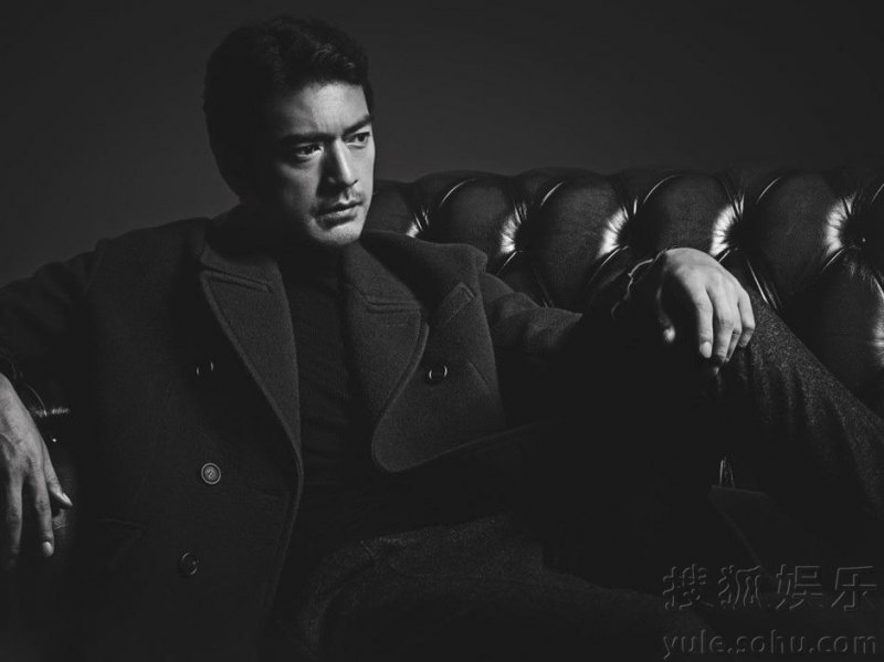 “大叔”金城武时尚写真曝光 眼神深邃帅气依旧