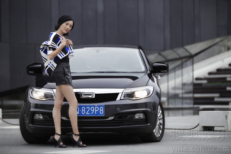 吴晓敏最新写真曝光 香车美人性感妩媚十足