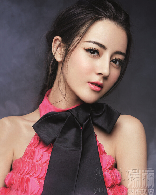 迪丽热巴最新写真大片曝光 如梦似幻惊艳动人