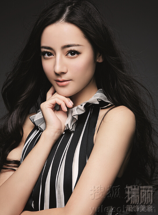 迪丽热巴最新写真大片曝光 如梦似幻惊艳动人