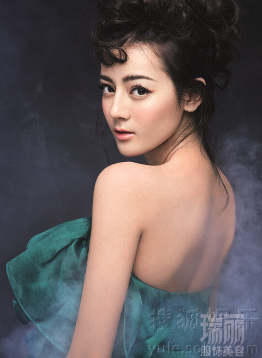 迪丽热巴最新写真大片曝光 如梦似幻惊艳动人