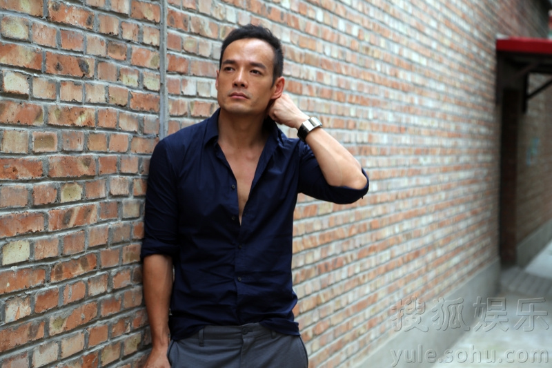 张政勇最新街拍写真大片曝光 诠释型男魅力