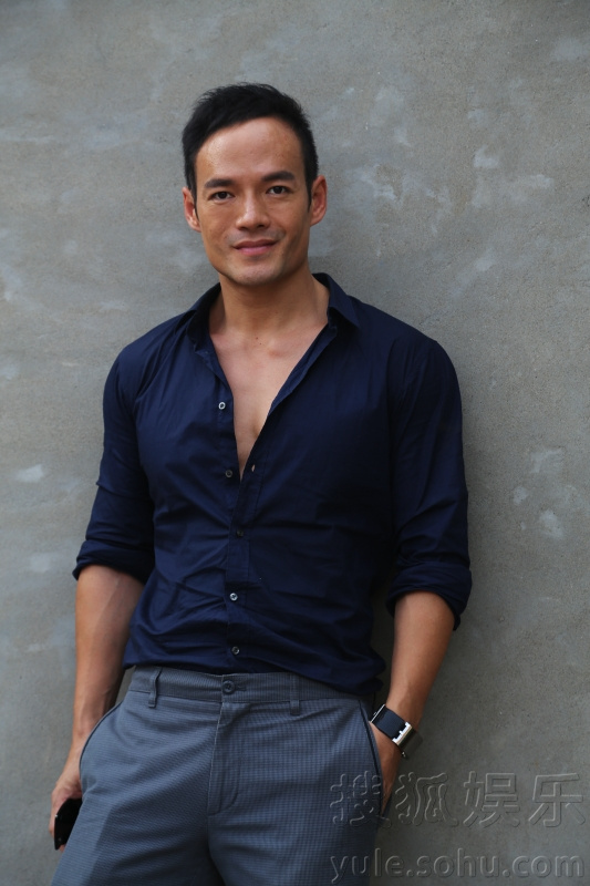 张政勇最新街拍写真大片曝光 诠释型男魅力