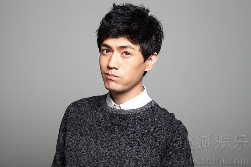 季晨最新时尚写真大片曝光 卖萌耍酷嘲范儿足