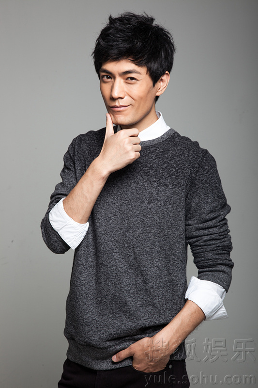 季晨最新时尚写真大片曝光 卖萌耍酷嘲范儿足