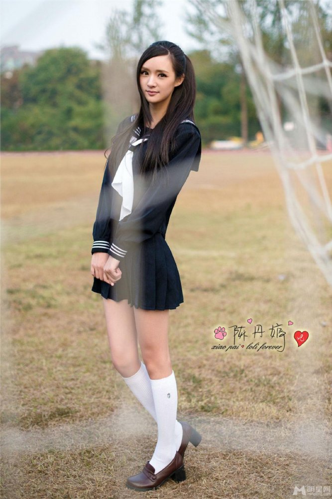 嫩模陈丹婷校园清纯甜美写真 扮演可爱迷人学生 嫩模陈丹婷校园清纯甜美写真 扮演可爱迷人学生
