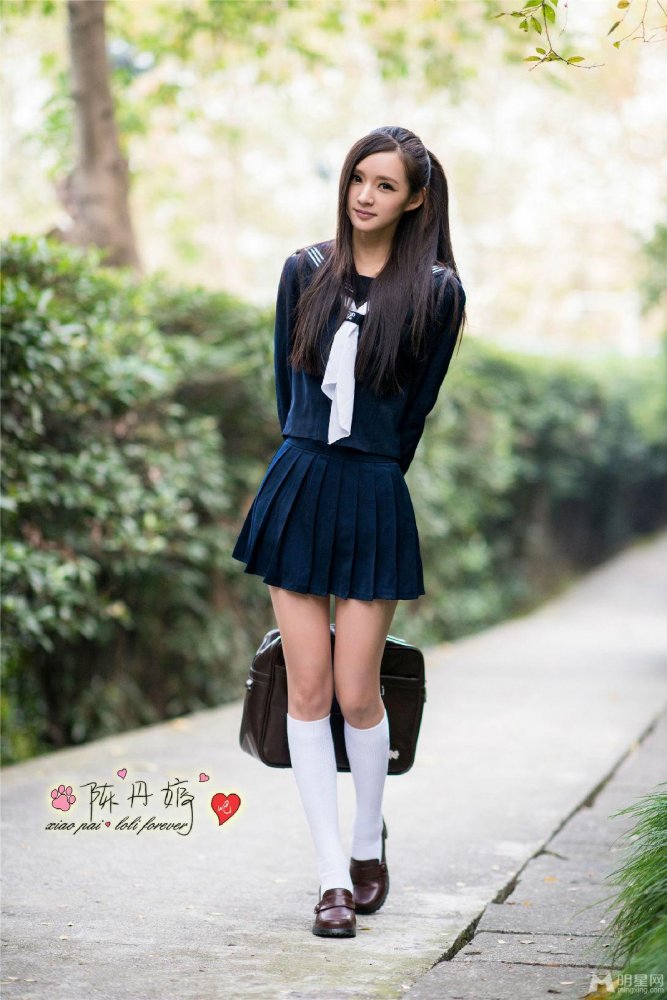 嫩模陈丹婷校园清纯甜美写真 扮演可爱迷人学生 嫩模陈丹婷校园清纯甜美写真 扮演可爱迷人学生
