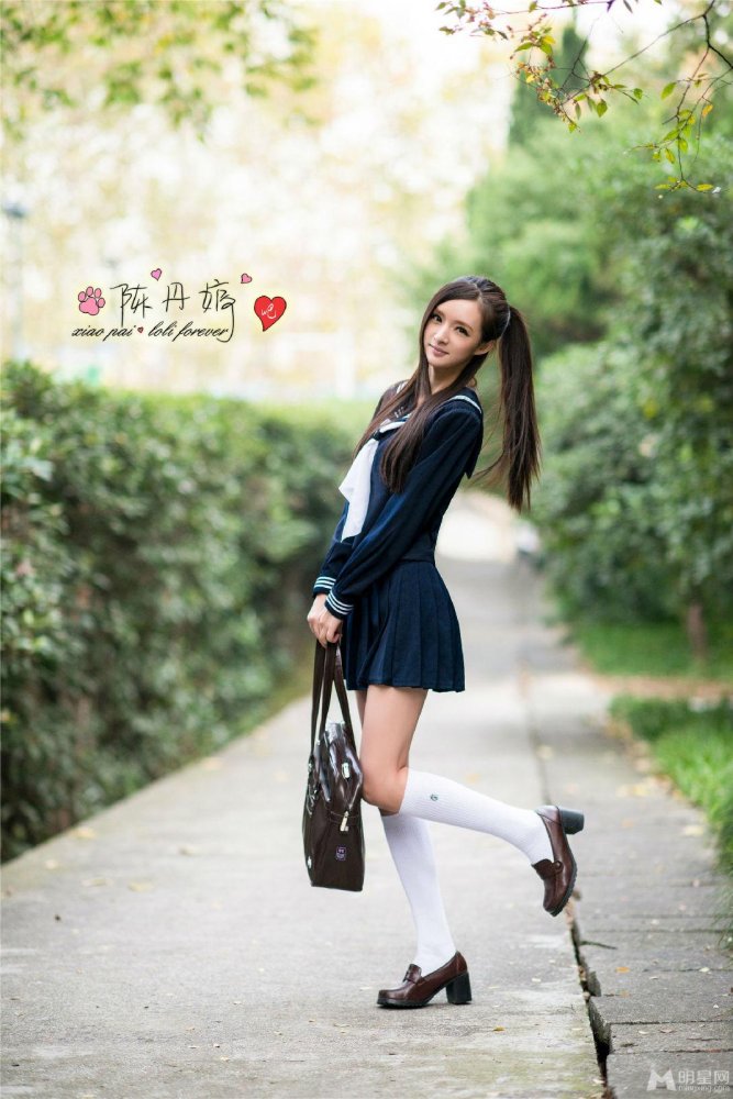 嫩模陈丹婷校园清纯甜美写真 扮演可爱迷人学生 嫩模陈丹婷校园清纯甜美写真 扮演可爱迷人学生