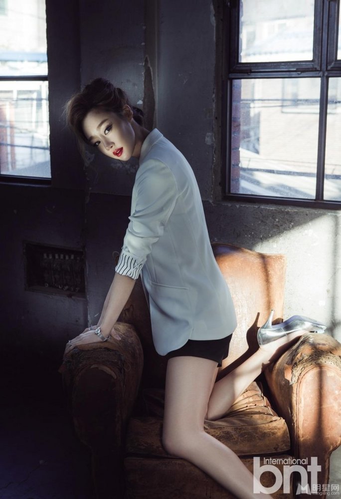 韩国女星崔汝真性感写真曝光 曾经迷倒running m