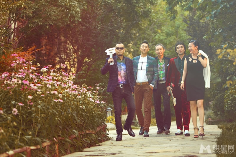 张歆艺林志玲女星全裸写真 为公益完美献身