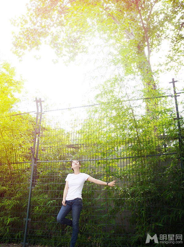 马思纯邻家女孩写真 素颜出镜清纯可人