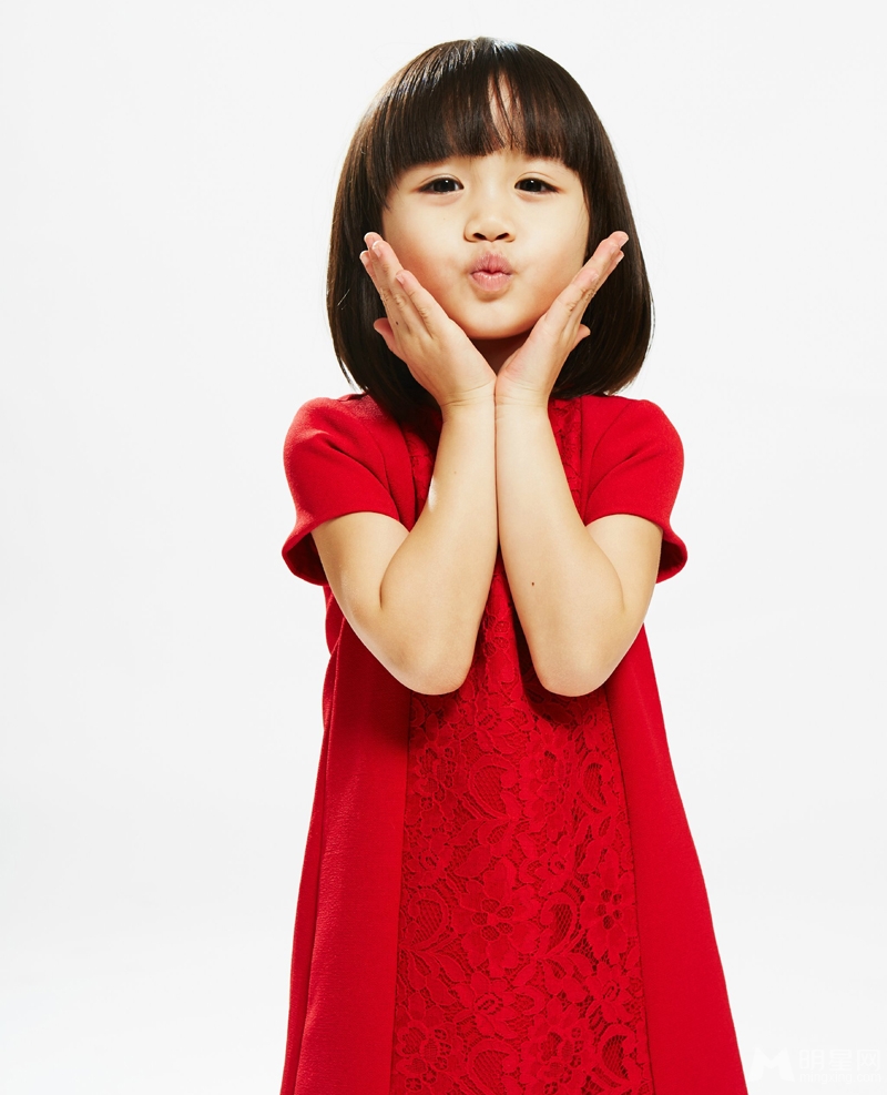 钟丽缇与女儿Cayla严稚棱人生第一次写真 钟丽缇与女儿Cayla严稚棱人生第一次写真