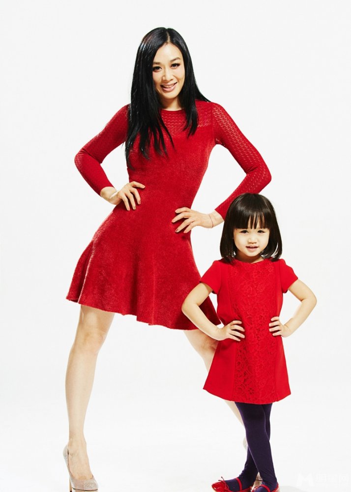 钟丽缇与女儿Cayla严稚棱人生第一次写真 钟丽缇与女儿Cayla严稚棱人生第一次写真