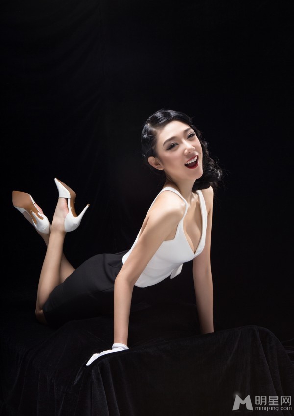 女星赵雅淇全新大片 魅惑红唇性感挑逗