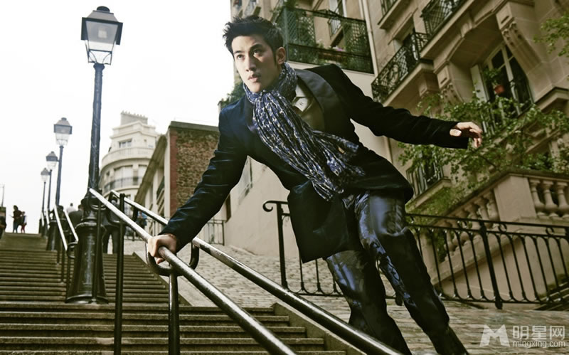 杨童舒罕见泳装写真曝光 演绎湿身诱惑