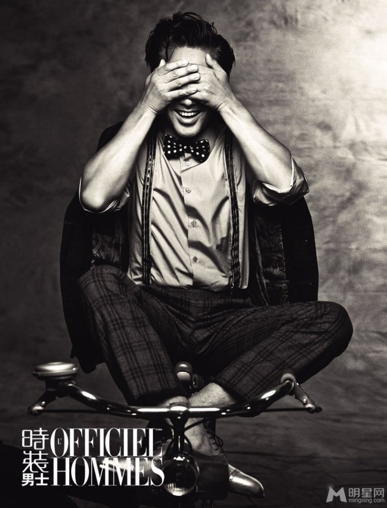 吴秀波时装男士封面大片 国民大叔帅气卖萌
