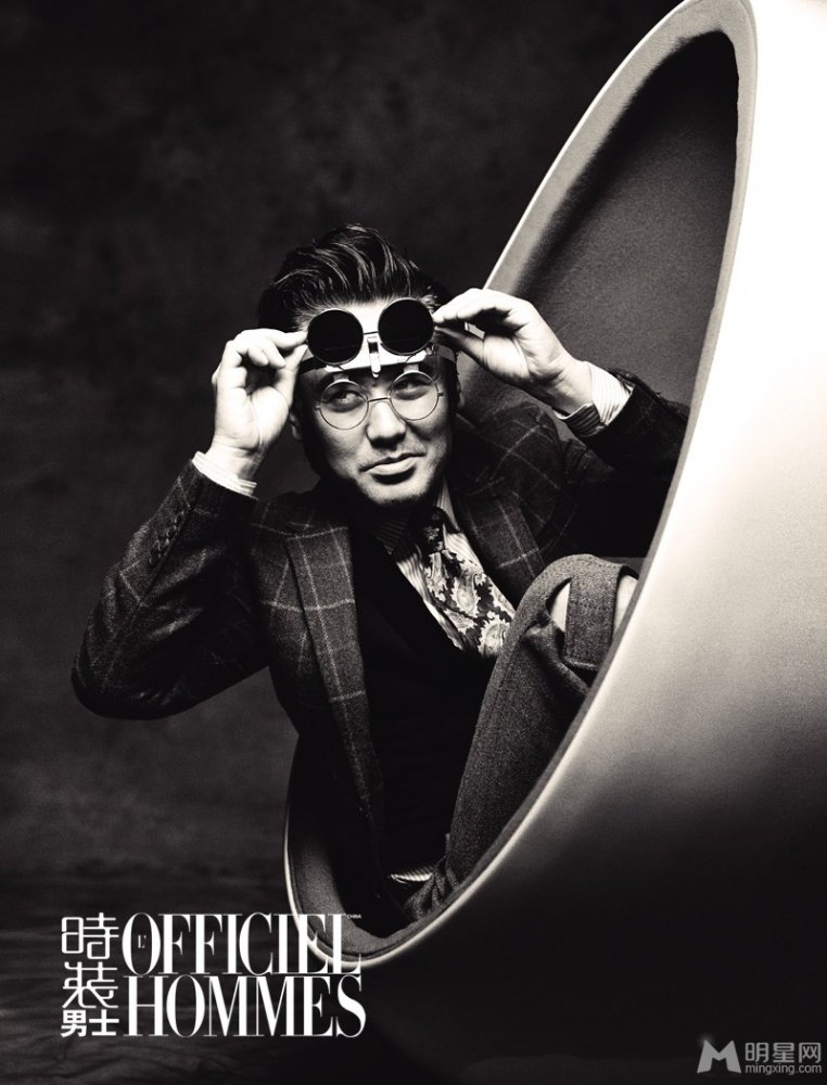 吴秀波时装男士封面大片 国民大叔帅气卖萌